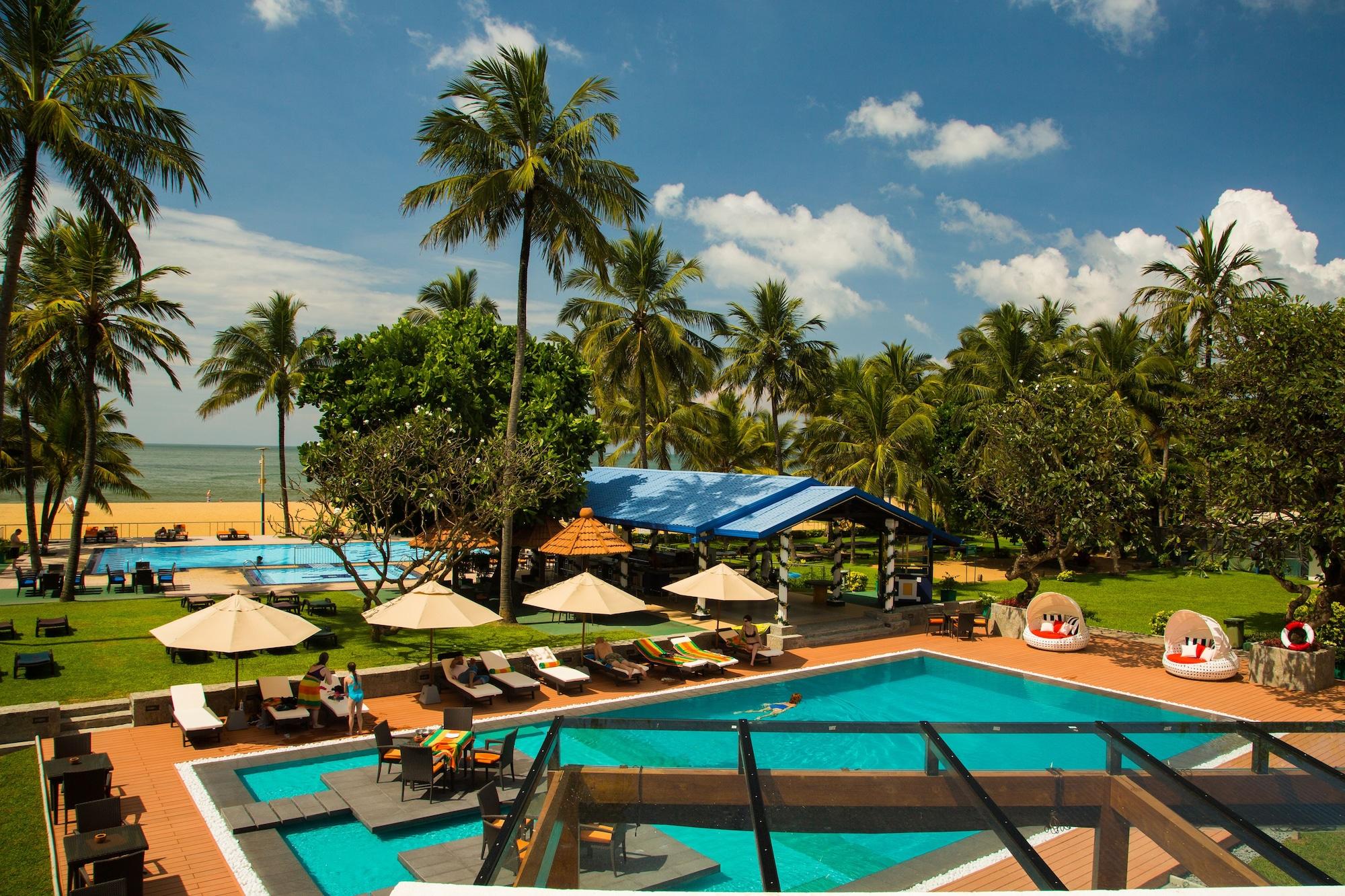 Camelot Beach Hotel Negombo Exterior foto